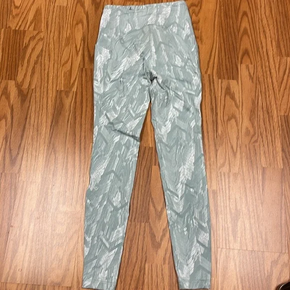lululemon athletica sage green patterned leggings size 6 - Picture 3 of 8